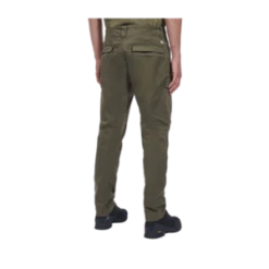 C.P. CompanyPants Cargo - Bronze Green -Grami Jean Shop C P Company Pants Cargo Bronze Green Men 14CMPA131A005694G 648 20230620175142 1