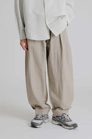 FRIZMWORKSCurved Cuffs Pants - Beige 3 FRIZMWORKSCurved Cuffs Pants - Beige