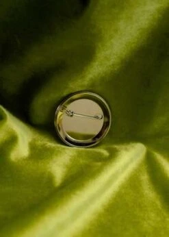 TAKAHIROMIYASHITA The Soloist.Whereabouts Of Darkness Medium Metal Badge - Silver -Grami Jean Shop Silver Whereabouts of Darkness Medium Metal Badge 20220325020855 1